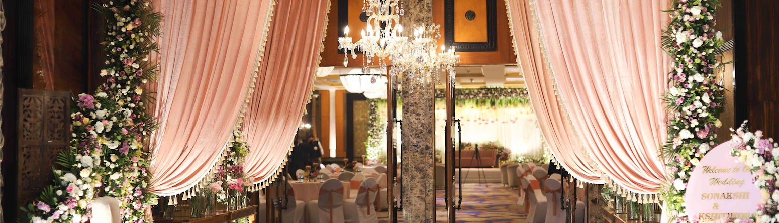 Radisson Blu MBD Hotel, Noida - Wedding Decoration