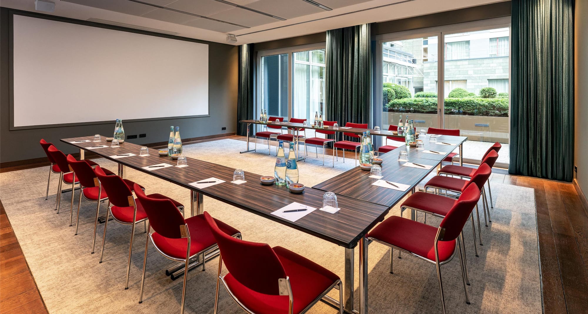 Radisson Blu Media Harbour Hotel, Dusseldorf - Boardroom I - U-Shape