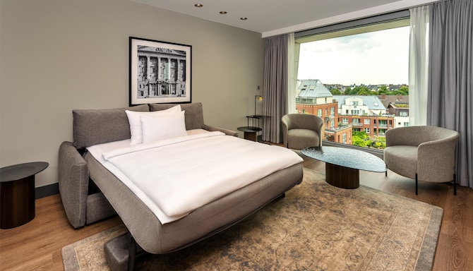 Radisson Blu Media Harbour Hotel, Dusseldorf - 套房