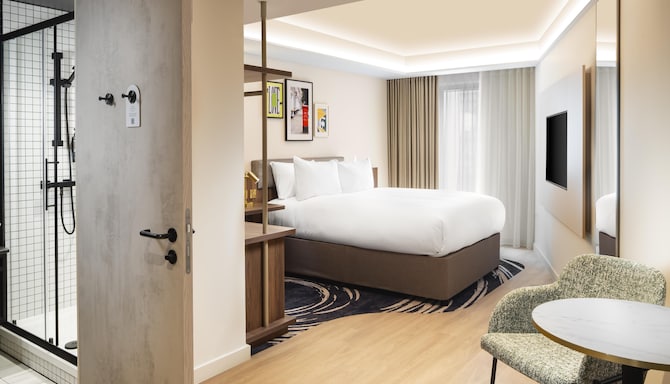 Radisson Blu Medlock Hotel, Manchester - Deluxe Room King Bed