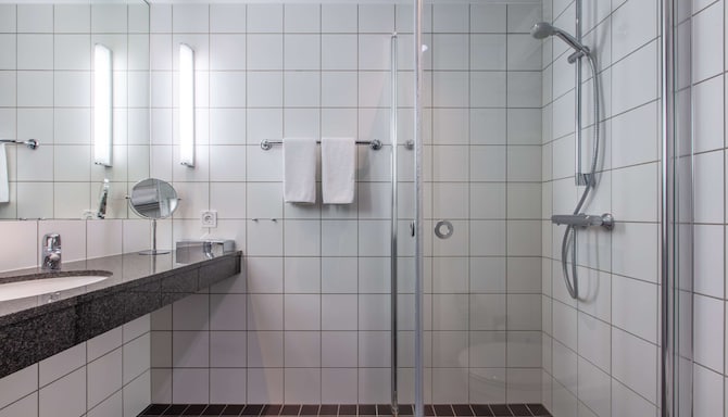 Radisson Blu Metropol Hotel, Helsingborg - Guest Room bathroom