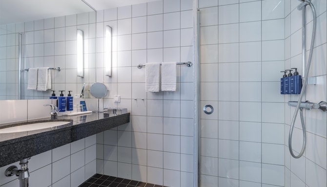 Radisson Blu Metropol Hotel, Helsingborg - Guest Bathroom