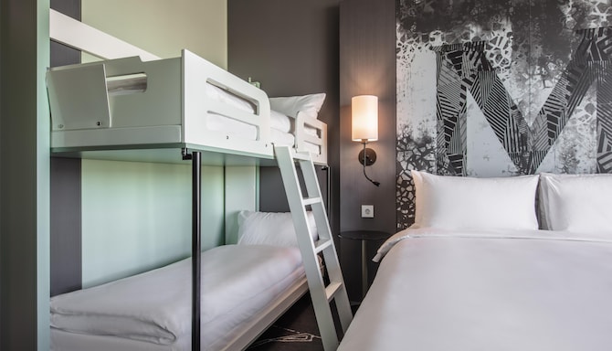 Radisson Blu Metropol Hotel, Helsingborg - Family Room with bunk bed
