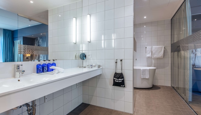 Radisson Blu Metropol Hotel, Helsingborg - Suite bath