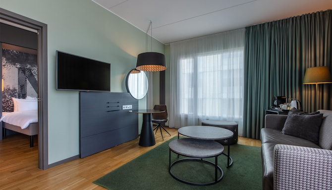 Radisson Blu Metropol Hotel, Helsingborg - Suite with separate living area
