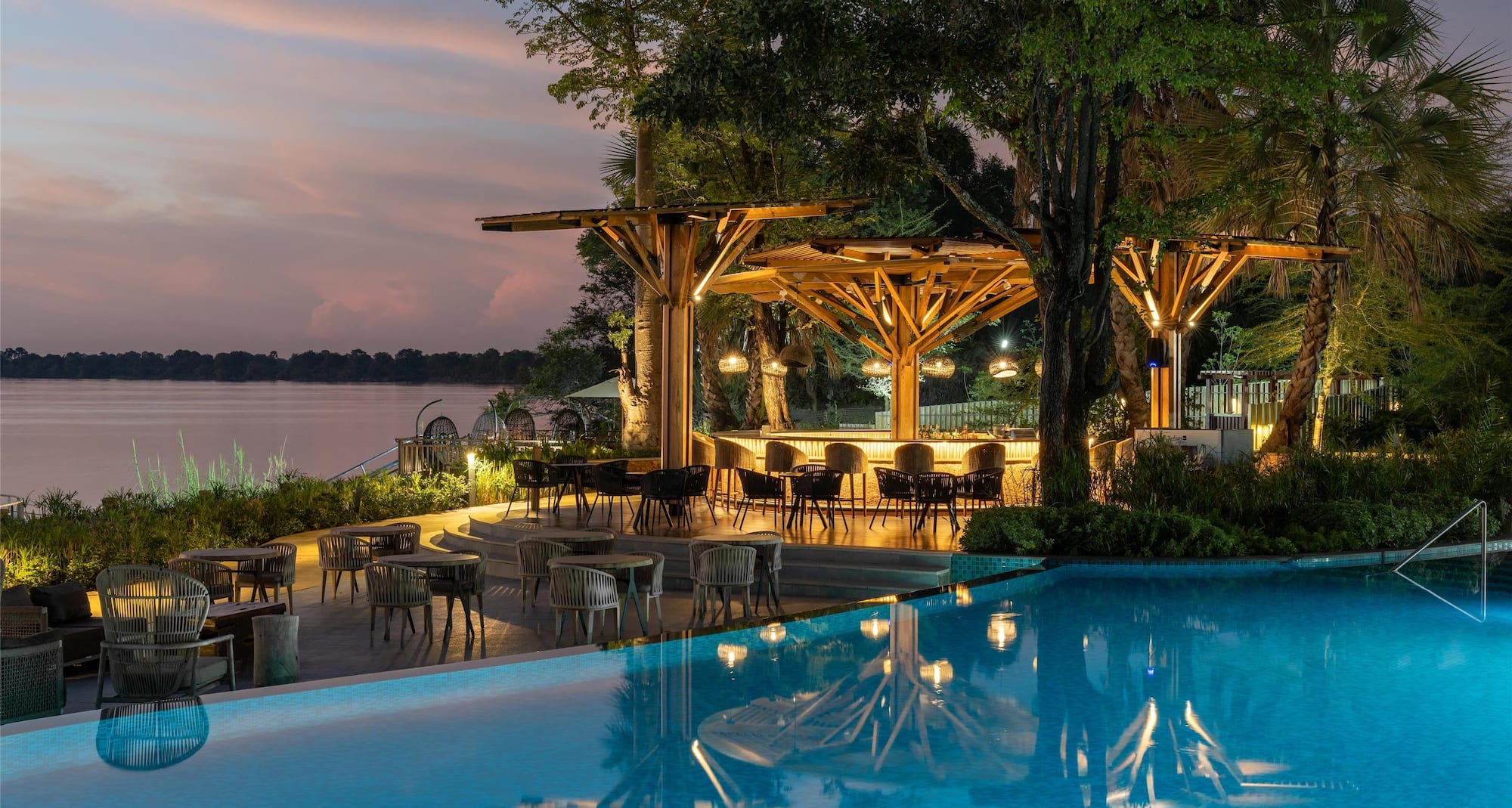 Radisson Blu Mosi-oa-Tunya Livingstone Resort - Pool Bar
