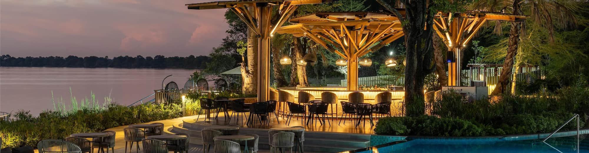 Radisson Blu Mosi-oa-Tunya Livingstone Resort - Pool Bar