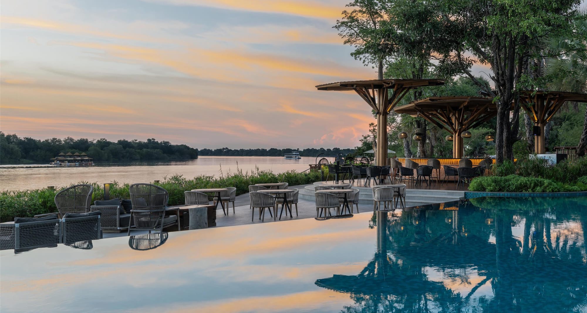 Radisson Blu Mosi-oa-Tunya Livingstone Resort - Pool Bar