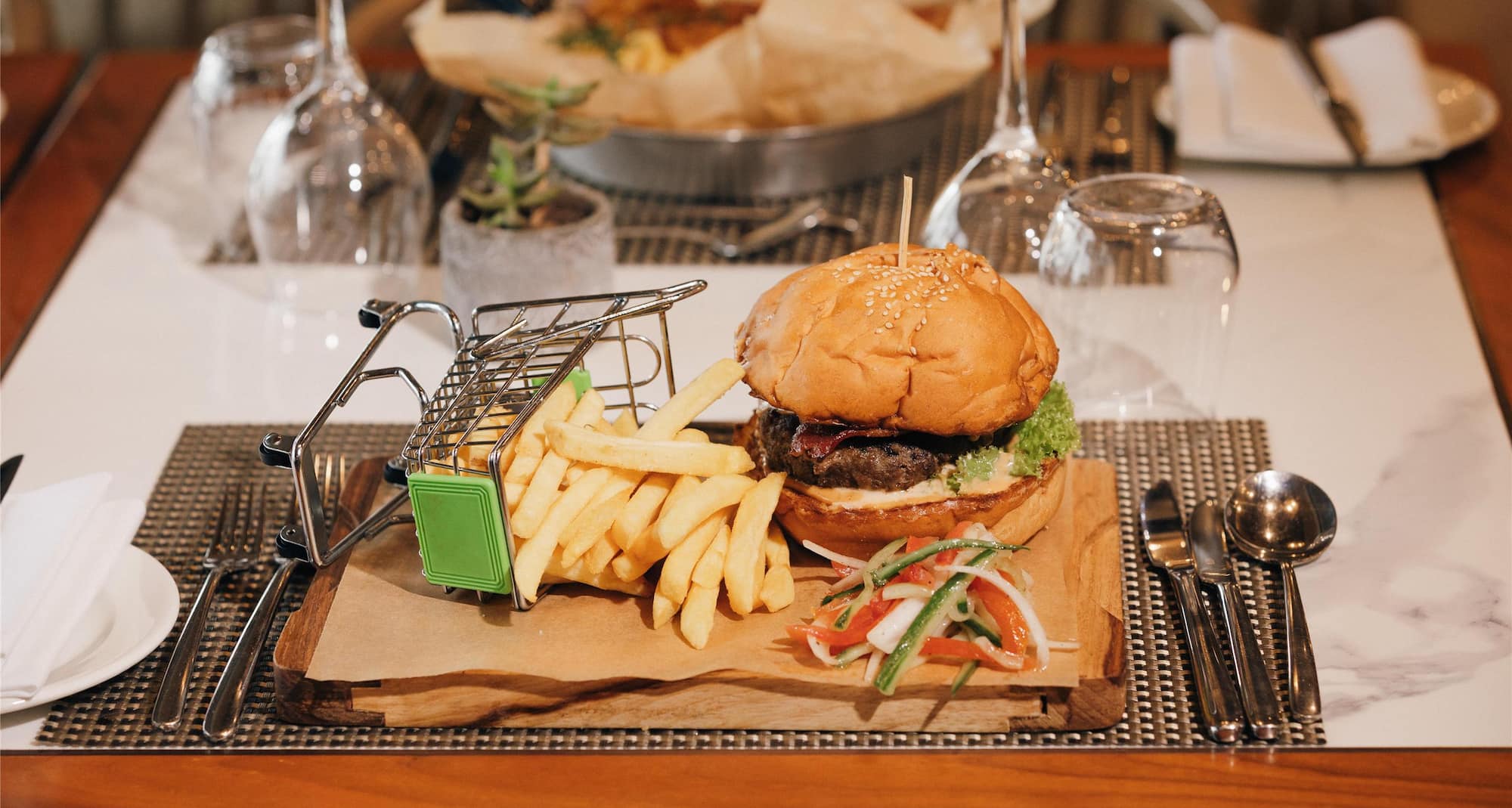 Radisson Blu Mosi-oa-Tunya Livingstone Resort - Food and Drinks