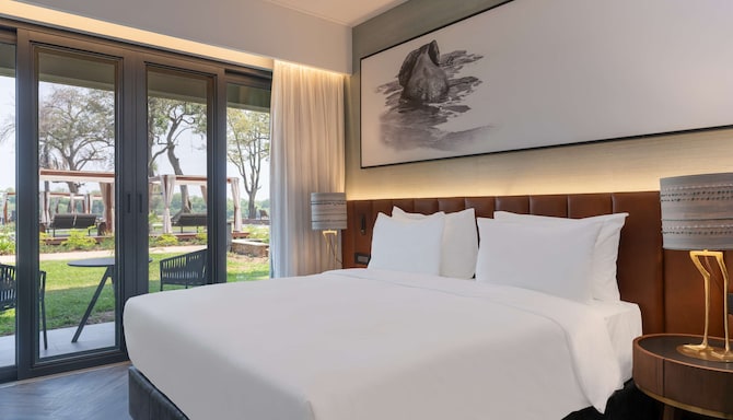 Radisson Blu Mosi-oa-Tunya Livingstone Resort - Premium Room with terrace & river view