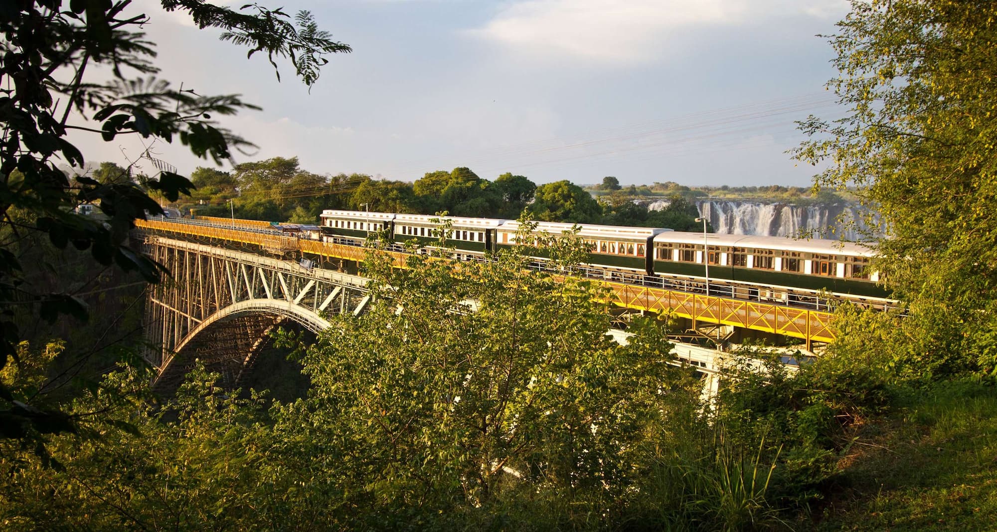 Radisson Blu Mosi-oa-Tunya Livingstone Resort - Royal Lvingstone Express Train