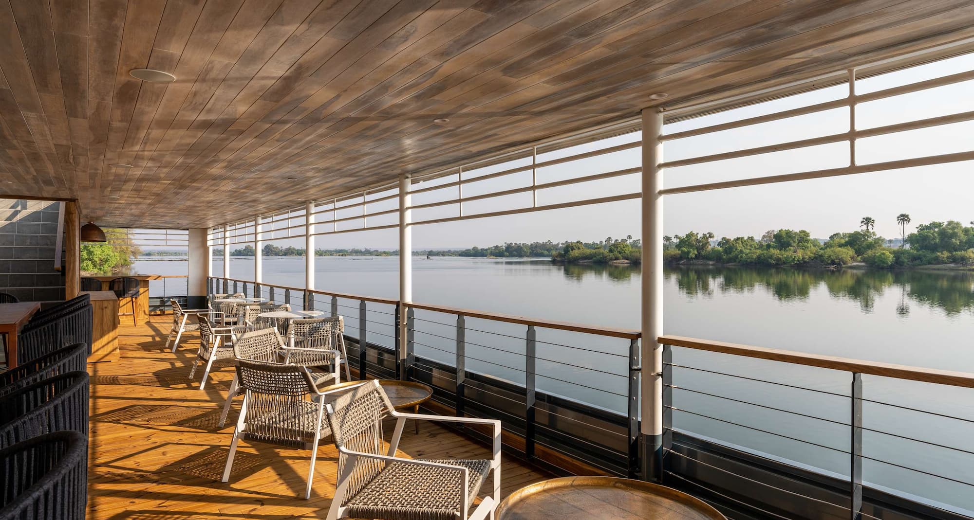 Radisson Blu Mosi-oa-Tunya Livingstone Resort-oa-Tunya Livingstone Resort - River Cruiser Restaurant