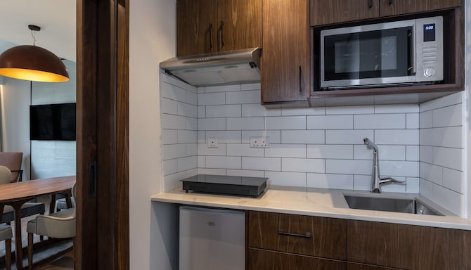 Radisson Blu Mosi-oa-Tunya Livingstone Resort - Premium Suite with terrace - kitchenette