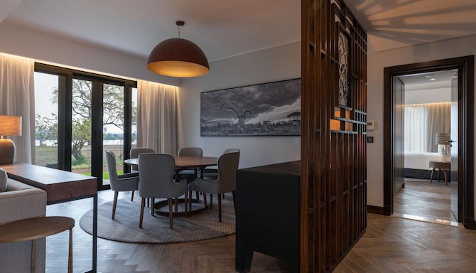 Radisson Blu Mosi-oa-Tunya Livingstone Resort - Two Bedroom Presidential Villa with terrace