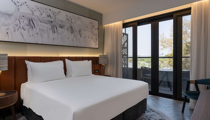 Radisson Blu Mosi-oa-Tunya Livingstone Resort - Premium Suite with terrace & Zambezi River view