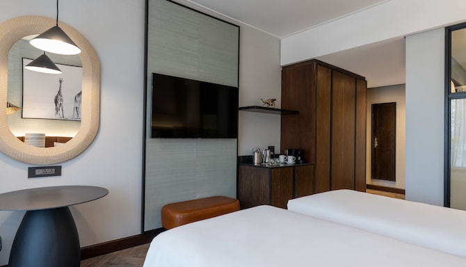 Radisson Blu Mosi-oa-Tunya Livingstone Resort-oa-Tunya Livingstone Resort - Villa Suite with terrace & Zimbabwe River view - twin beds