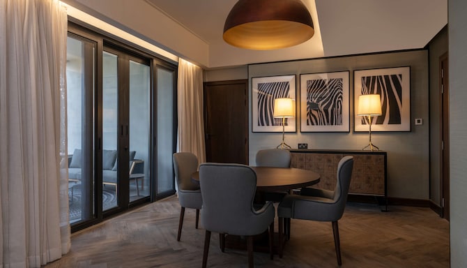 Radisson Blu Mosi-oa-Tunya Livingstone Resort - Premium Suite with terrace & Zambezi River view