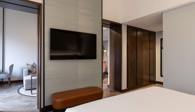 Radisson Blu Mosi-oa-Tunya Livingstone Resort-oa-Tunya Livingstone Resort - Villa Suite with terrace & Zimbabwe River view