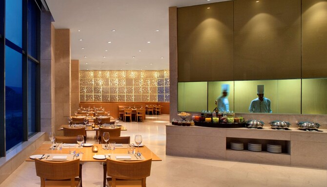 Radisson Blu New Delhi Dwarka - Restaurant