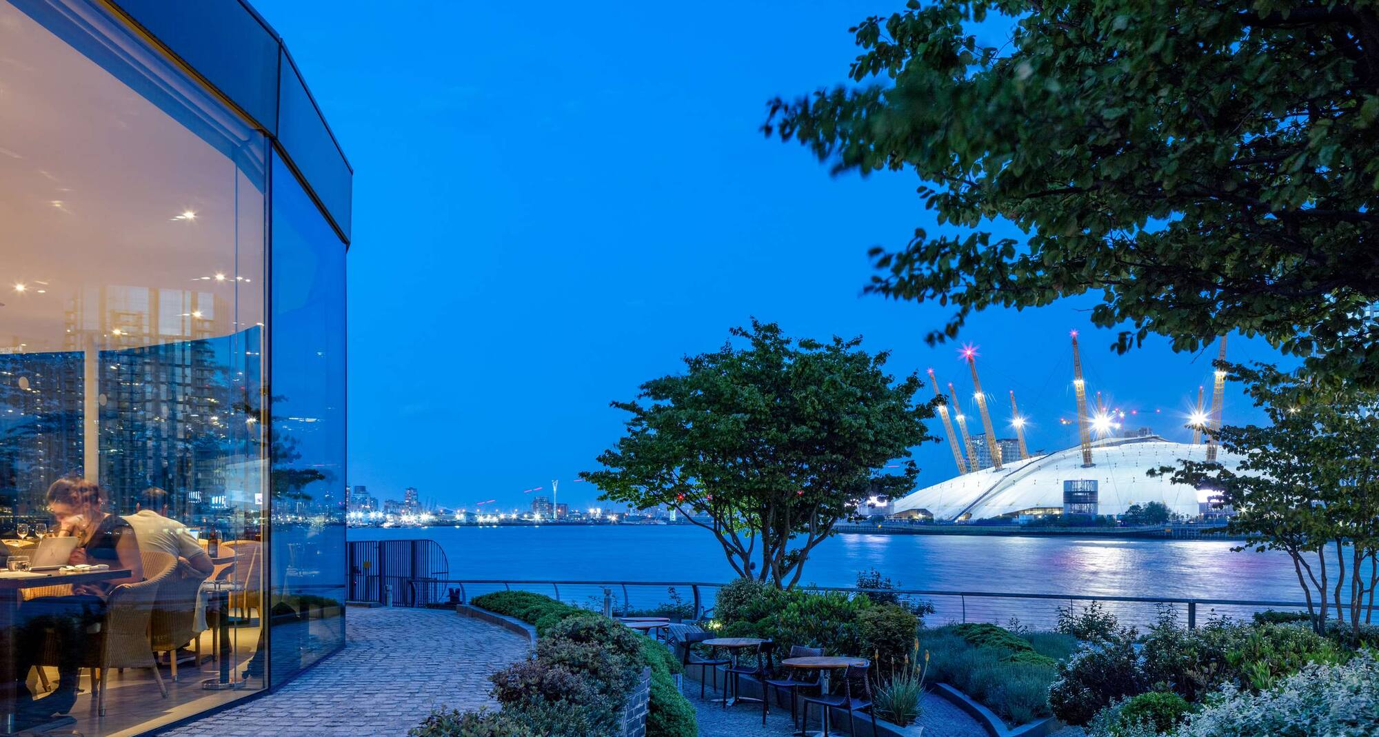 Canary Wharf Restaurants near O2 Arena Scoff & Banter