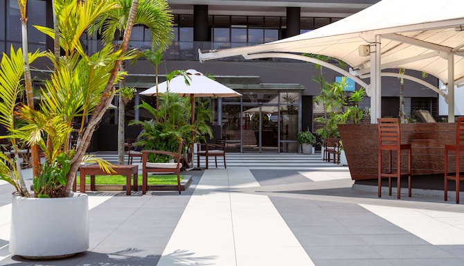 Radisson Blu Okoume Palace Hotel, Libreville - Terrasse Waï Bar