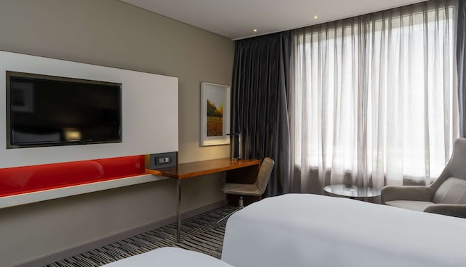 Radisson Blu Okoume Palace Hotel, Libreville - Family Room with twin beds