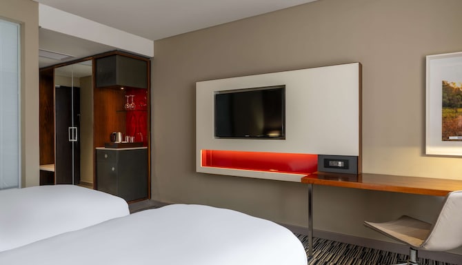 Radisson Blu Okoume Palace Hotel, Libreville - Family Room with twin beds
