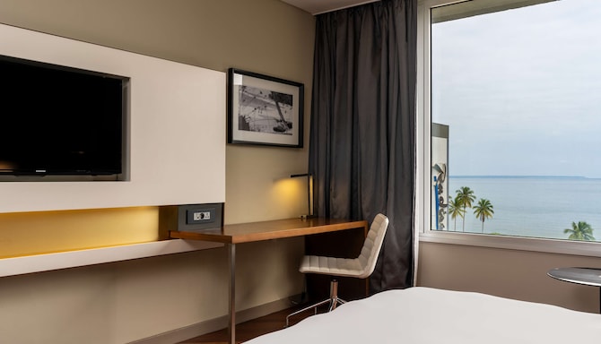 Radisson Blu Okoume Palace Hotel, Libreville - Executive Room SeaView