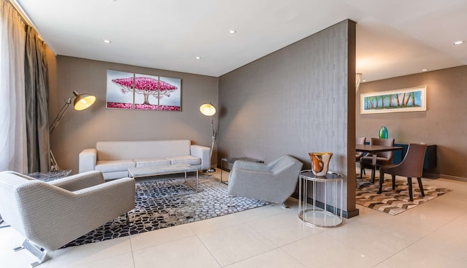 Radisson Blu Okoume Palace Hotel, Libreville - Presidential Suite with Lounge Access and Balcony - Sea View