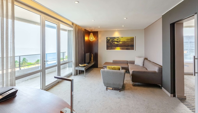 Radisson Blu Okoume Palace Hotel, Libreville - Executive Suite with Lounge Access and Balcony - Sea View