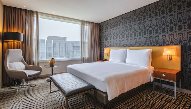 Radisson Blu Okoume Palace Hotel, Libreville - Executive Suite with Lounge access and Balcony - Sea View