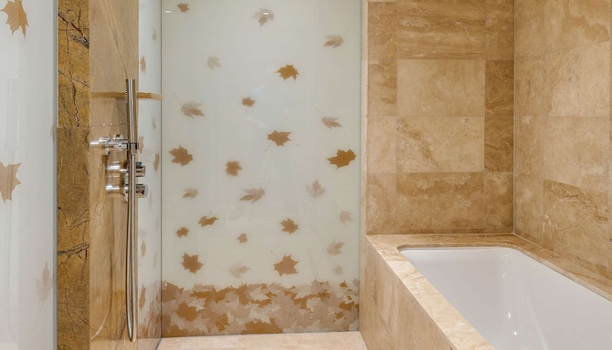 Radisson Blu Olympiyskiy Hotel, Moscow - Premium room bath
