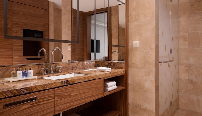 Radisson Blu Olympiyskiy Hotel, Moscow - Standard room bathroom