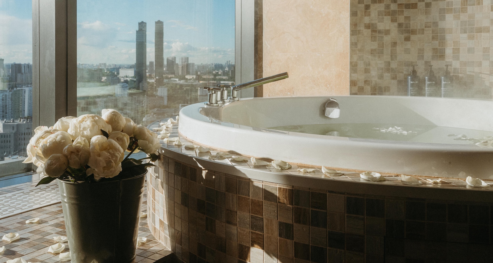 Radisson Blu Olympiyskiy Hotel, Moscow - Специальные предложения