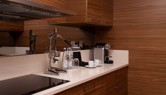 Radisson Blu Olympiyskiy Hotel, Moscow - Presidential Suite kitchen
