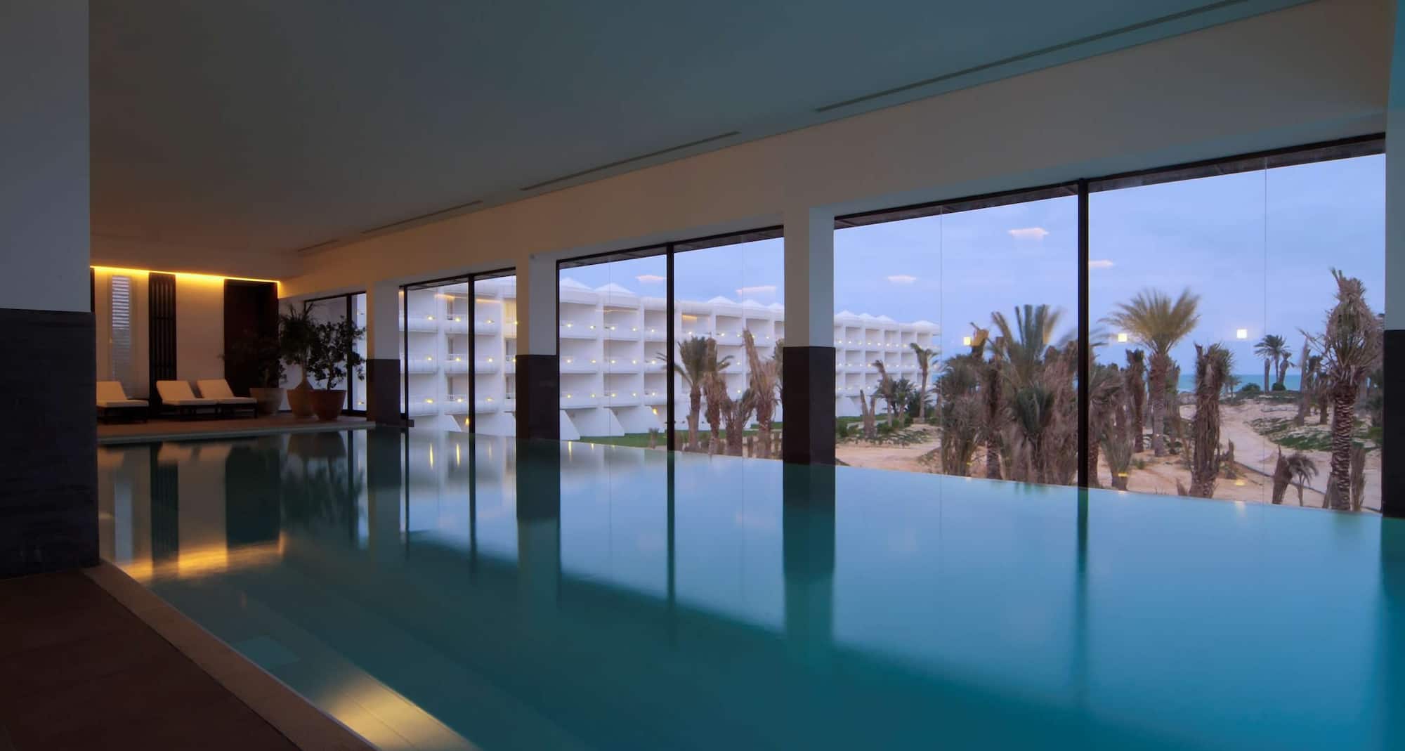 Radisson Blu Palace Resort and Thalasso, Djerba - Sea water inside and outside pool