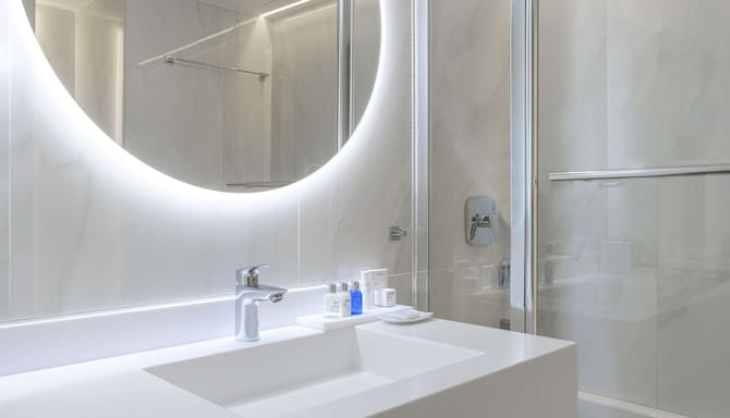 Radisson Blu Park Hotel, Athens - 客房浴室