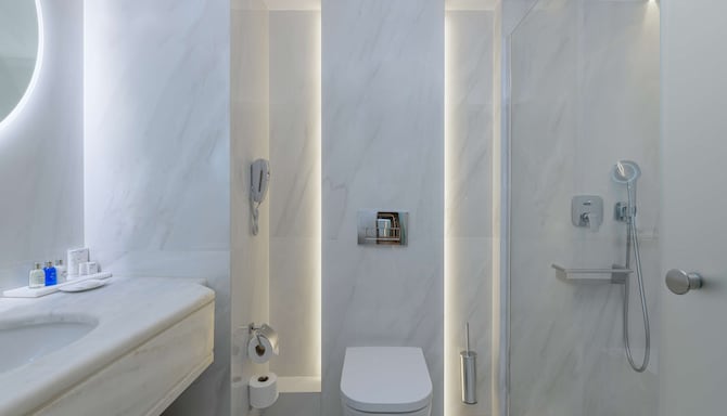 Radisson Blu Park Hotel, Athens - 客房浴室
