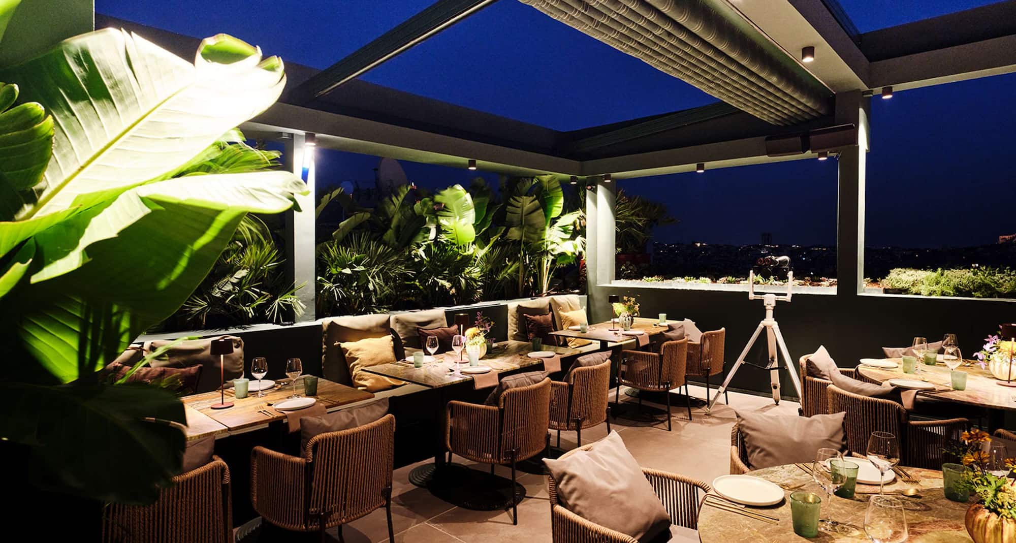 Radisson Blu Park Hotel, Athens - Outdoor restaurant