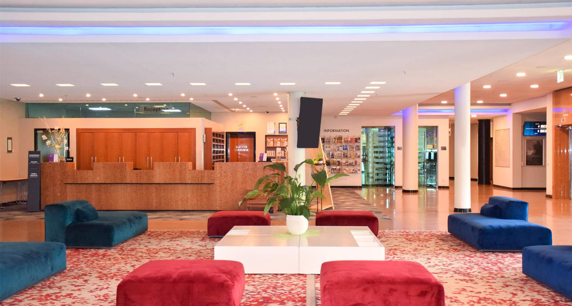 Radisson Blu Park Hotel & Conference Centre, Dresden Radebeul - Widok na lobby