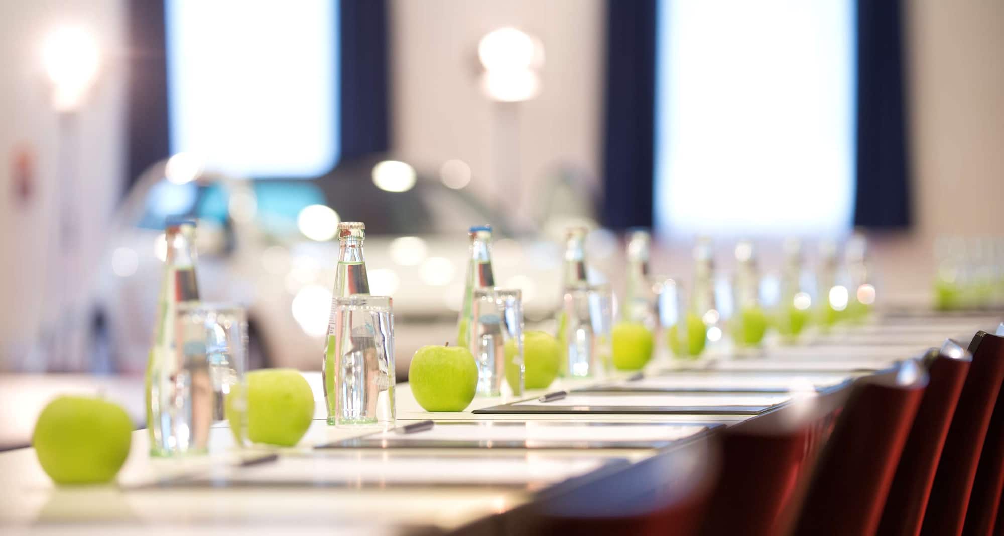 Radisson Blu Park Hotel and Conference Centre, Dresden Radebeul - Conference Centre Apples and Water On Tables