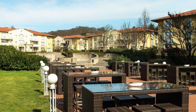 Radisson Blu Park Hotel Conference Centre, Dresden Radebeul — taras z widokiem na pomnik