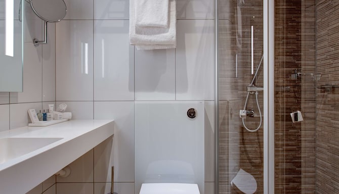 Radisson Blu Park Hotel, Oslo - Guest room bathroom