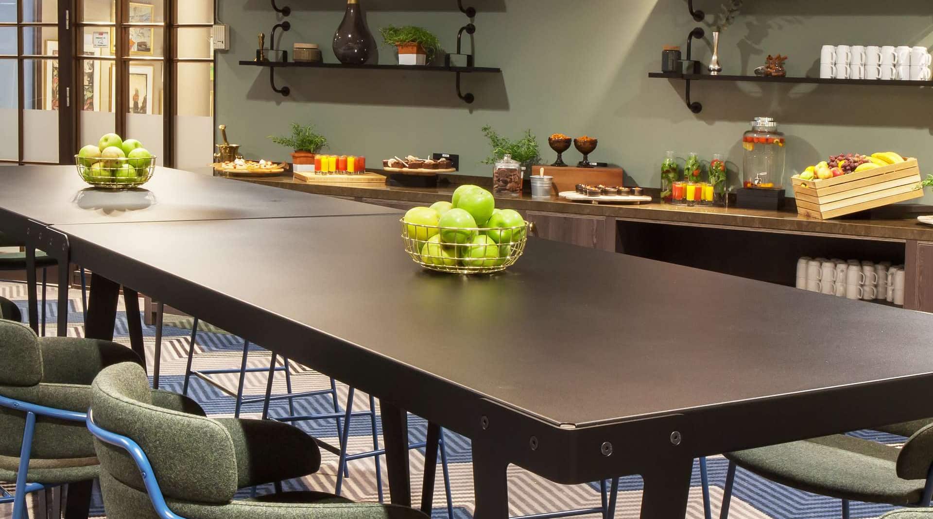 Radisson Blu Park Hotel, Oslo – Tagungen und Veranstaltungen – Foyer – Tisch