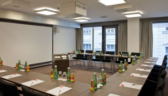 Radisson Blu Park Royal Palace Hotel, Vienna - Meeting Room Watt