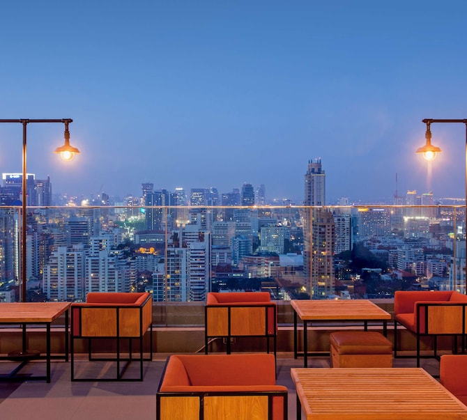 Find Radisson Blu Bangkok Bars | Radisson Hotels