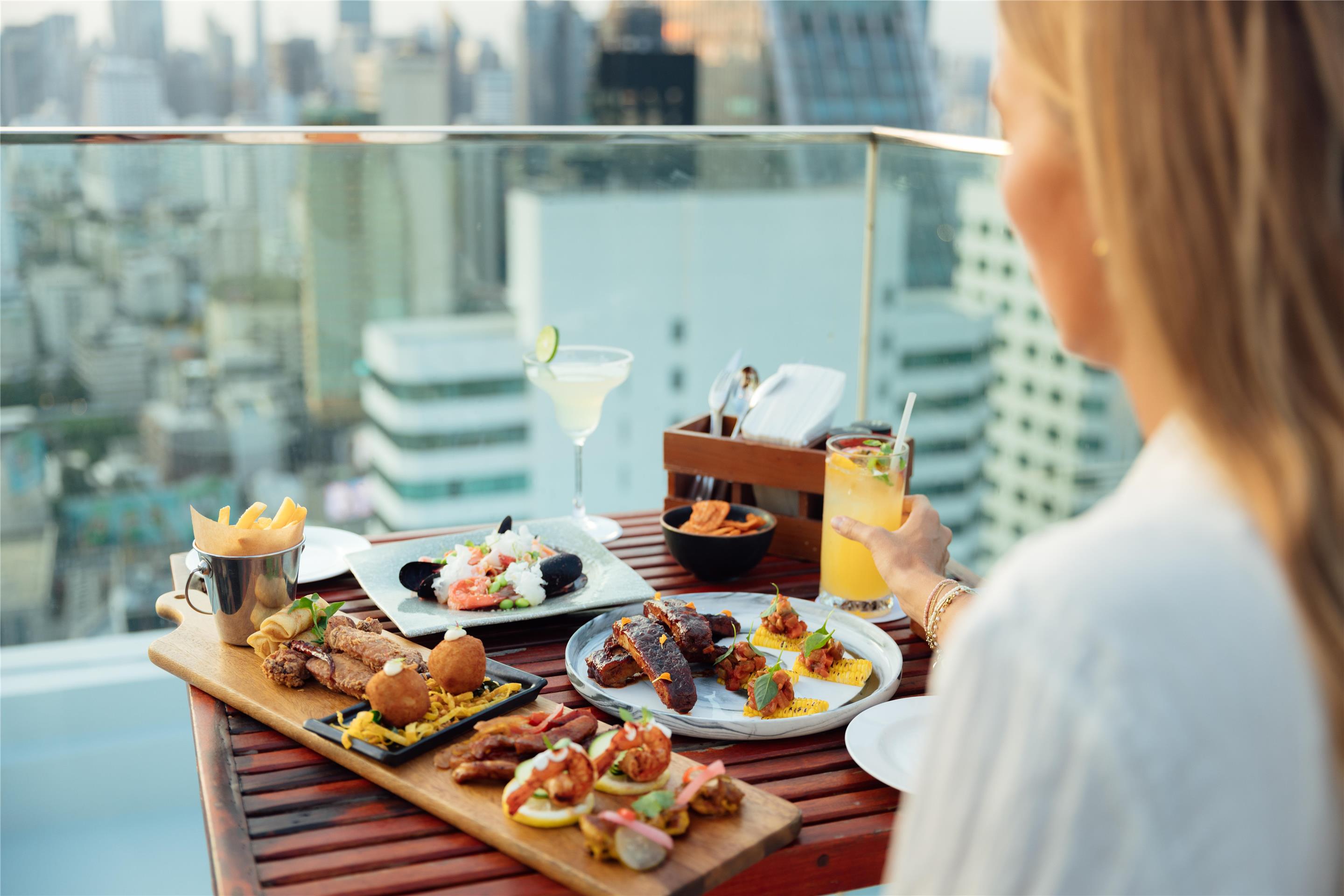 Radisson Blu Plaza Hotel, Bangkok - Brewski