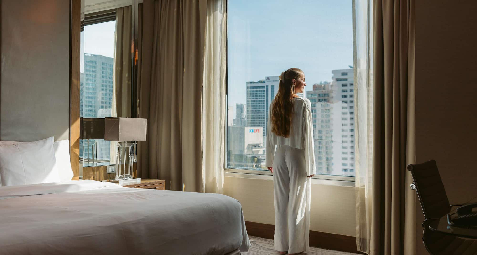 Radisson Blu Plaza Hotel, Bangkok - Vy över fasaden