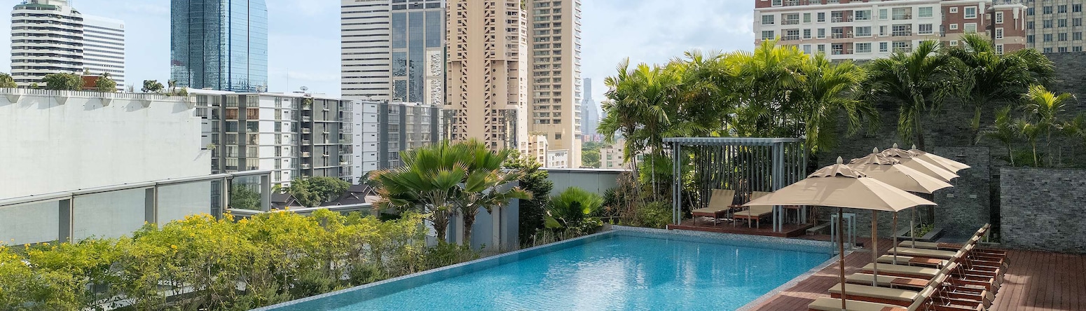 Radisson Blu Plaza Hotel, Bangkok - Swimming Pool