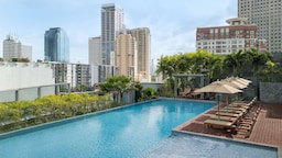 Radisson Blu Plaza Hotel, Bangkok - Swimming Pool